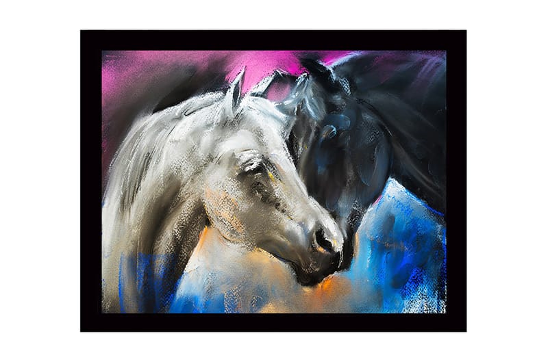 Indrammet lærredstryk i træ - 41x56 cm - To heste i kontrastfarver, en hvid og en sort, mødes i en dynamisk komposition, Hvid / Sort / Blå