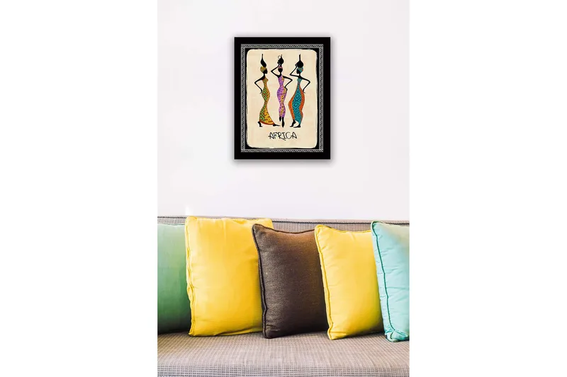 Indrammet lærredstryk i træ - 41x56 cm - Tre stiliserede kvinder i farverige kjoler med traditionelle mønstre - Sort / Orange / Grøn - Boligtilbehør - Billeder & kunst