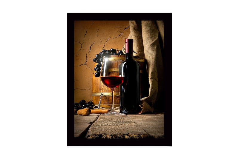 Indrammet lærredstryk i træ - 41x56 cm - Vinflaske og glas med rødvin omgivet af druer og egetræsfade, Rød / Sort / Brun