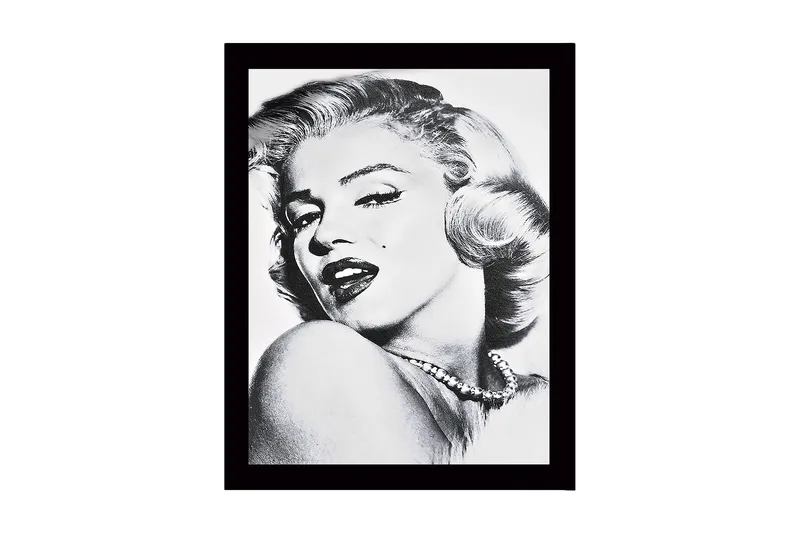 Indrammet lærredstryk i træ - 41x56 cm - Portræt af en glamourøs kvinde med et forførende look, Sort / Hvid / Grå