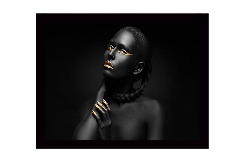 Indrammet lærredstryk i træ - 41x56 cm - Portræt af en kvinde med sort hud og gyldne detaljer, Sort / Guld