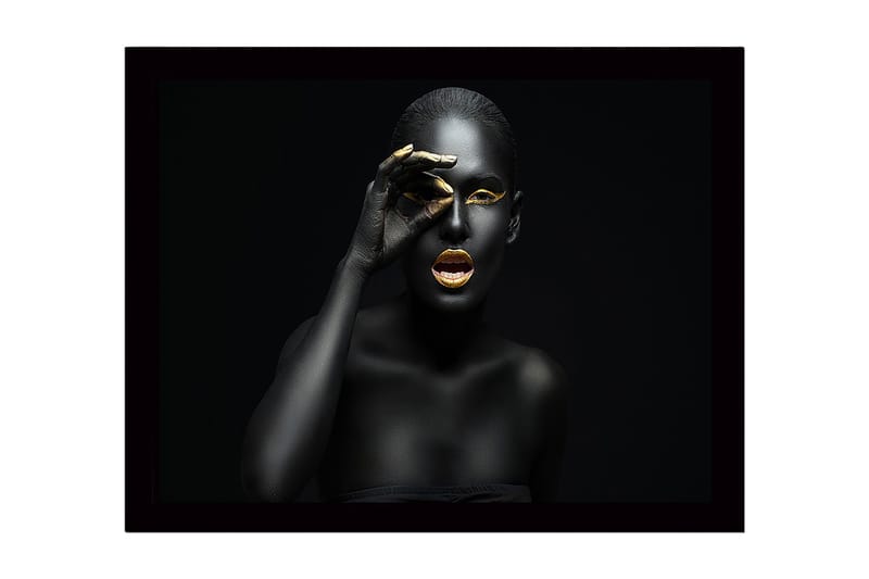 Indrammet lærredstryk i træ - 41x56 cm - Portræt af en kvinde med sort kropsmaling og gyldne detaljer, Sort / Guld