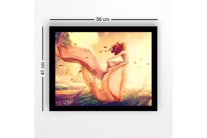 Indrammet trælærredstryk - 41x56 cm - Dansende kvinde i flagrende kjole omgivet af efterårsblade - Lys pink / Orange / Guld - Boligtilbehør - Billeder & kunst