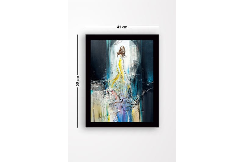 Indrammet trælærredstryk - 41x56 cm - Elegant kvinde i gul kjole, der bevæger sig gennem et drømmeagtigt miljø - Gul / Blå / Sort - Boligtilbehør - Billeder & kunst