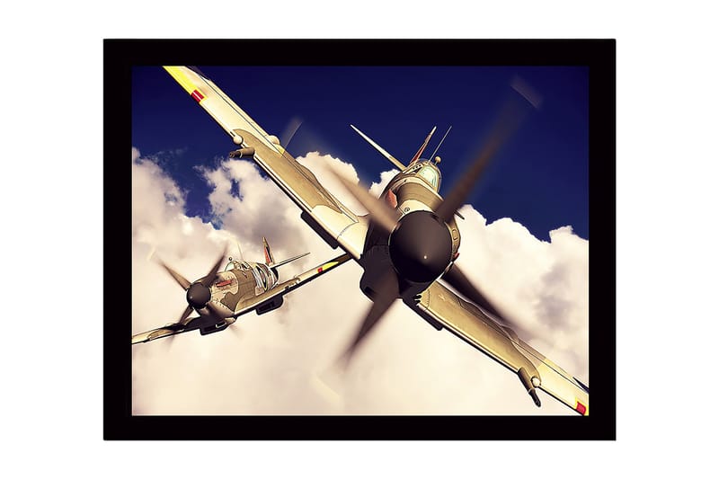 Indrammet trælærredstryk - 41x56 cm - Flyvemaskine der svæver gennem en overskyet himmel, Grå / Blå / Hvid