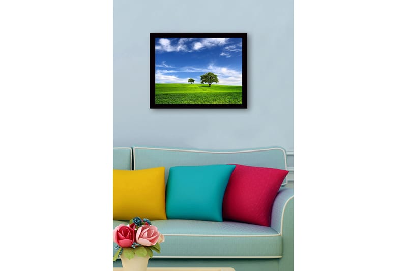 Indrammet trælærredstryk - 41x56 cm - Frodigt landskab med to træer under en blå himmel - Grøn / Blå - Boligtilbehør - Billeder & kunst
