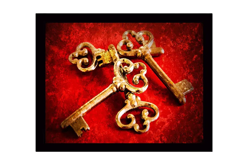 Indrammet trælærredstryk - 41x56 cm - Gamle nøgler med indviklede mønstre på en rød baggrund, Rød / Guld