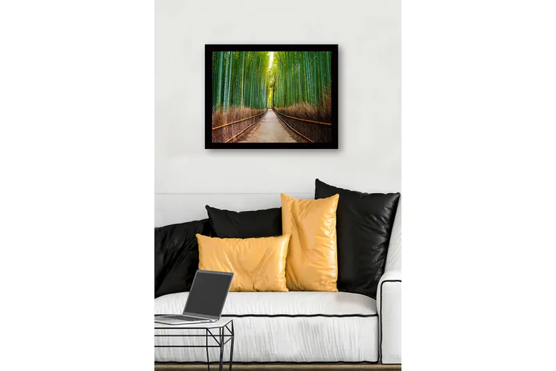 Indrammet trælærredstryk - 41x56 cm - Grøn bambusskov med en sti, der fører gennem træerne - Grøn / Brun - Boligtilbehør - Billeder & kunst