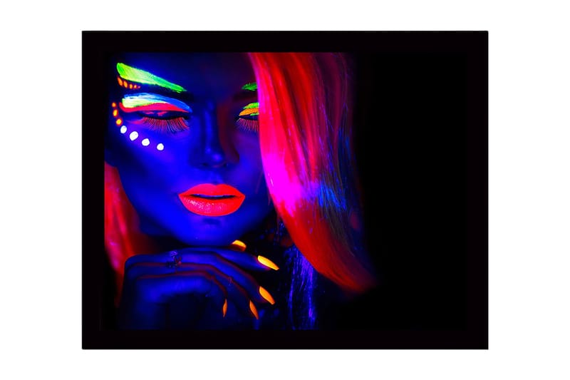 Indrammet trælærredstryk - 41x56 cm - Neonfarvet portræt af en kvinde med dramatisk makeup, Blå / Lyserød / Orange
