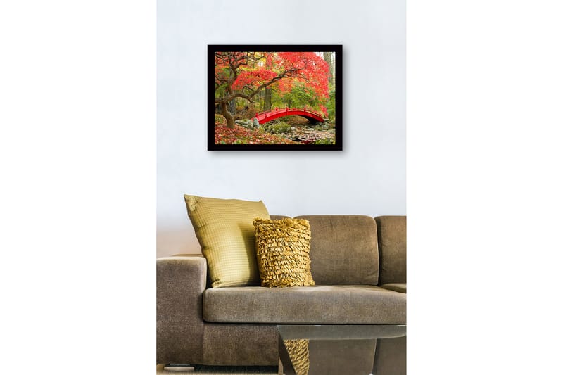 Indrammet trælærredstryk - 41x56 cm - Rød bro omgivet af efterårsfarvede træer og blade - Rød / Grøn / Brun - Boligtilbehør - Billeder & kunst