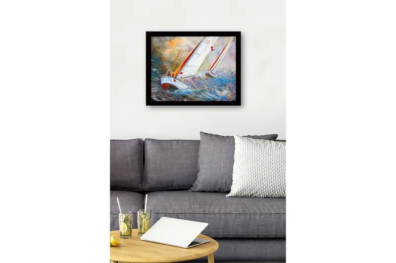 Indrammet trælærredstryk - 41x56 cm - Sejlbåde der navigerer gennem stormfulde vande - Blå / Hvid / Orange - Boligtilbehør - Billeder & kunst