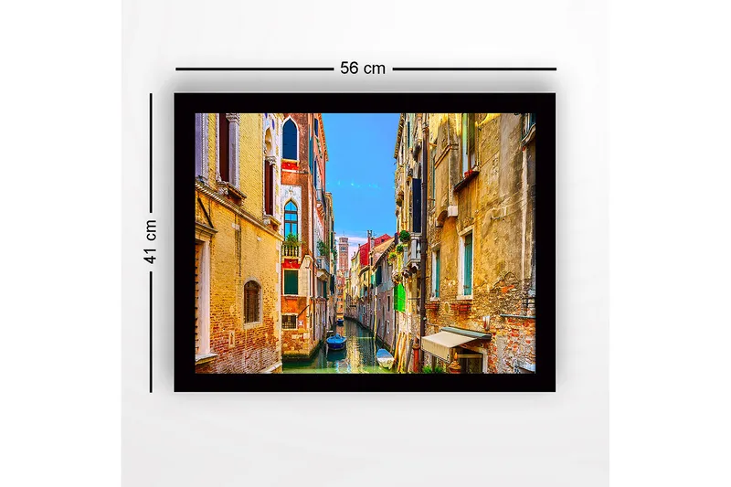 Indrammet trælærredstryk - 41x56 cm - Smuk kanal omgivet af historiske bygninger i Venedig - Guld / Turkis / Rød - Boligtilbehør - Billeder & kunst