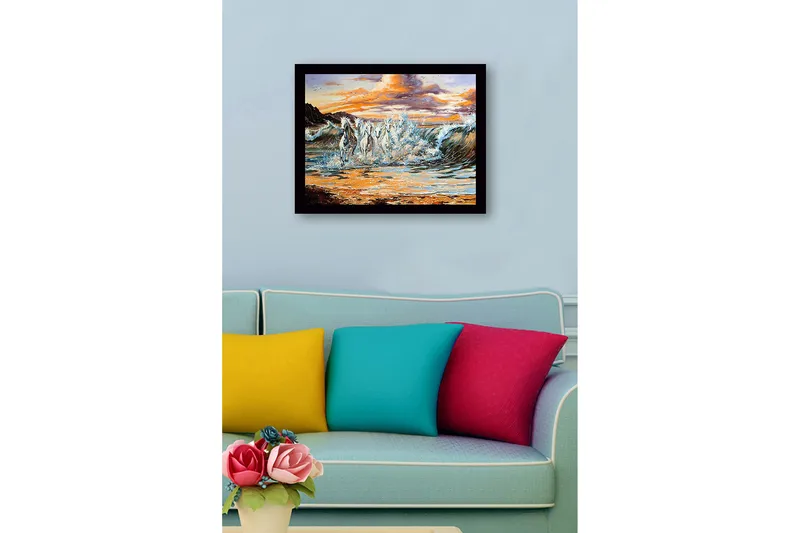 Indrammet trælærredstryk - 41x56 cm - Sprudlende heste galoperer gennem bølgerne ved solnedgang - Hvid / Blå / Orange - Boligtilbehør - Billeder & kunst