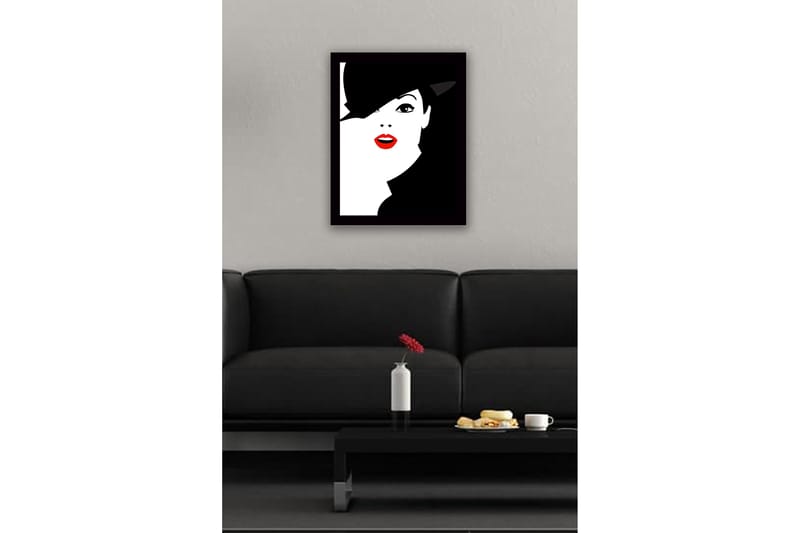 Indrammet trælærredstryk - 41x56 cm - Stiliseret portræt af en kvinde med hat og rød læbestift - Sort / Hvid / Rød - Boligtilbehør - Billeder & kunst