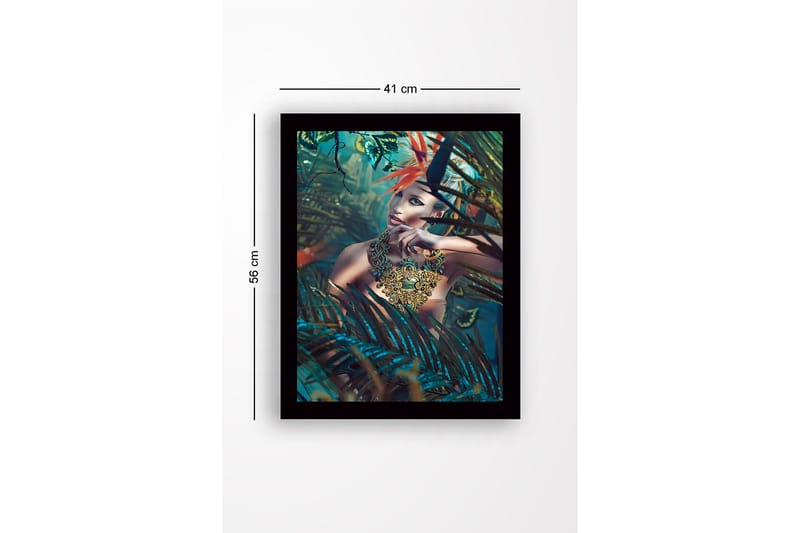 Indrammet trælærredstryk - 41x56 cm - Portræt af en kvinde omgivet af tropiske planter med en detaljeret halskæde - Turkis / Grøn / Orange - Boligtilbehør - Billeder & kunst