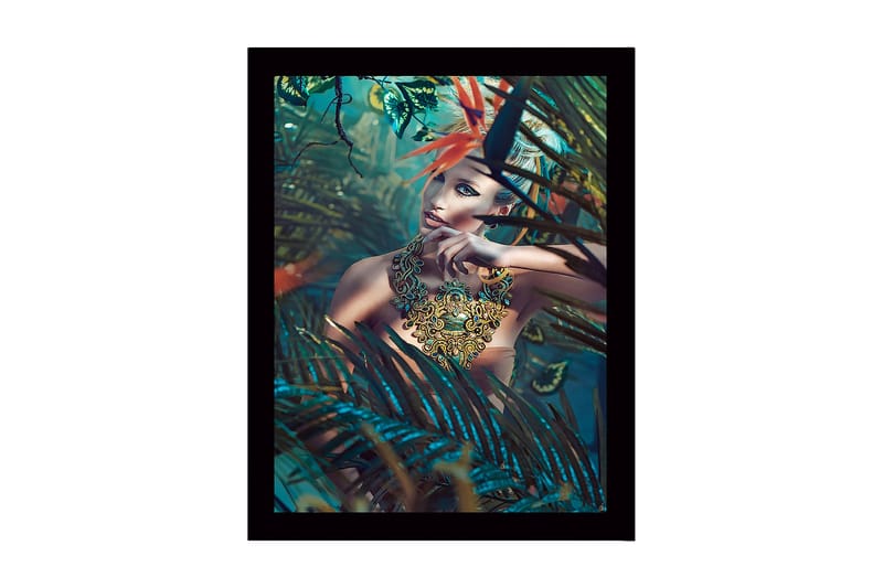 Indrammet trælærredstryk - 41x56 cm - Portræt af en kvinde omgivet af tropiske planter med en detaljeret halskæde - Turkis / Grøn / Orange - Boligtilbehør - Billeder & kunst