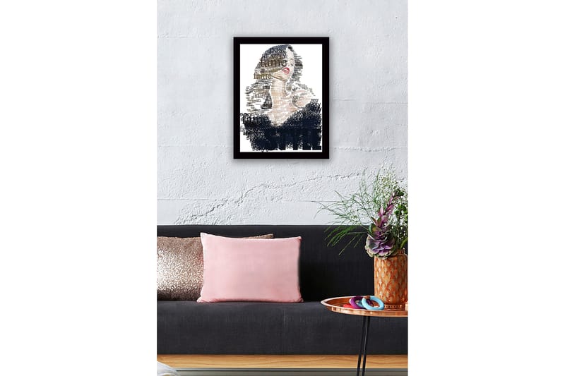 Indrammet trælærredstryk - 41x56 cm - Portræt af en kvinde omgivet af ord, der beskriver skønhed og stil - Sort / Beige / Brun - Boligtilbehør - Billeder & kunst