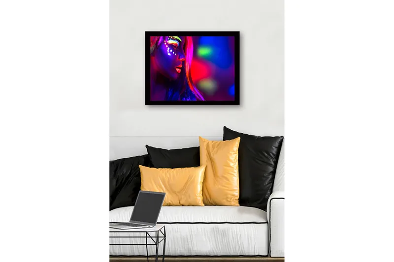 Indrammet trælærredstryk - 41x56 cm - Portræt af en kvinde med neonmakeup og klare farver - Lilla / Lyserød / Grøn - Boligtilbehør - Billeder & kunst