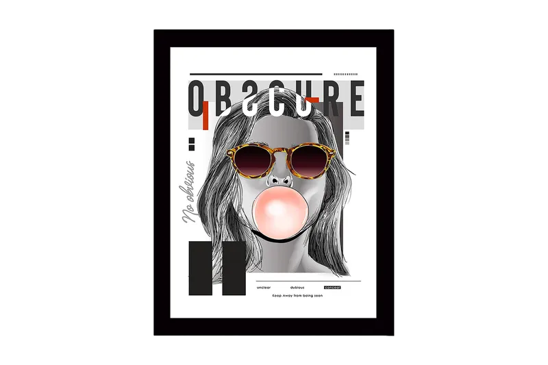 Indrammet trælærredstryk - 41x56 cm - Portræt af en kvinde med solbriller, der puster tyggegummi, Grå / Sort / Beige