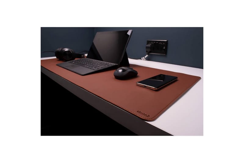 Skrivbordsmåtte Desire2 Vegansk Læder 400x900mm Brun - Brun - Boligtilbehør - Dekoration - Skriveunderlag
