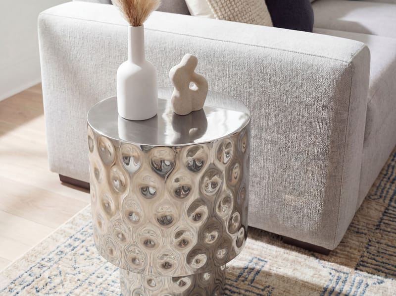 Melnor rundt sidebord 36 cm i aluminium - Sølv - Boligtilbehør - Lys & dufte - Lysestager & lanterner