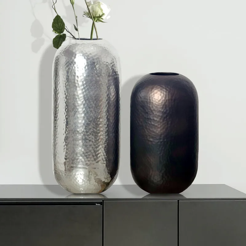 Corara Vase 46 cm Sæt med 2 - Sølvfarvet og sort bronze - Boligtilbehør - Vaser - Cylindervase