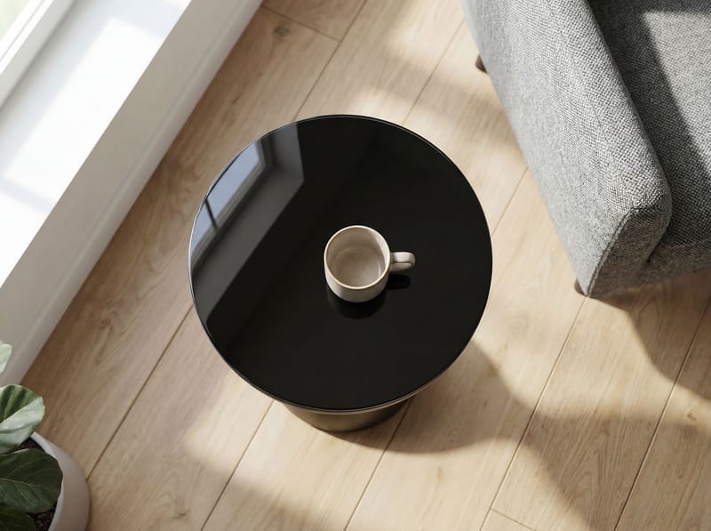 Relvik rundt sidebord 23 cm i metal og glas - Sort - Boligtilbehør - Vaser