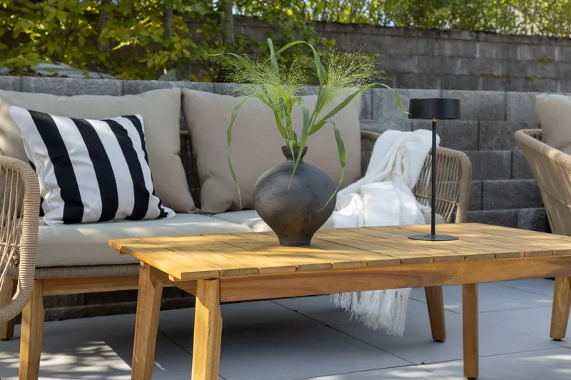 Chania sofagruppe 2-personers sofa + 2 lænestole med bord udendørs - Brun - Have - Udendørs miljø - Altan & terrasse - Altanmøbler