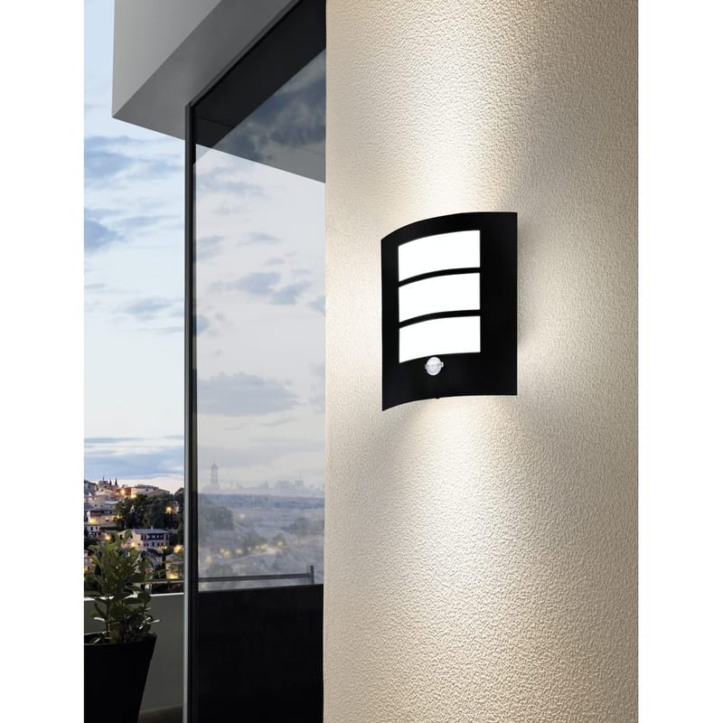 Udvendig væglampe City med sensor - Sort - Have - Udendørs miljø - Entré - Entrébelysning