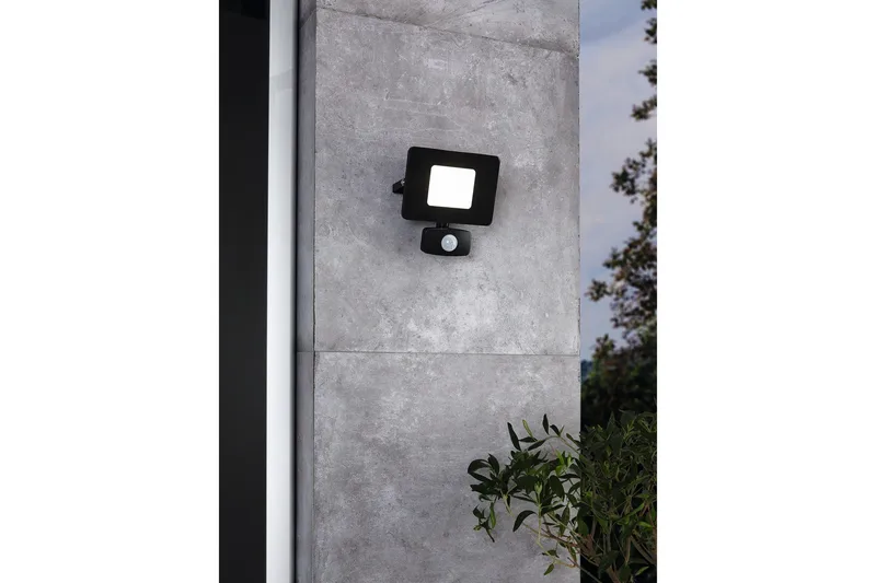 Vægstrålkaster Udend ørsbelysning Eglo Faedo 3 med Sensor 20W, Sort - Sort - Have - Udendørs miljø - Entré - Entrébelysning