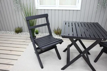 Wilma Cafésæt 65x65 cm + 2 Stole Grå/Hvid - Baltic Garden - Havemøbler - Balkon - Balkonmøbler - Altansæt
