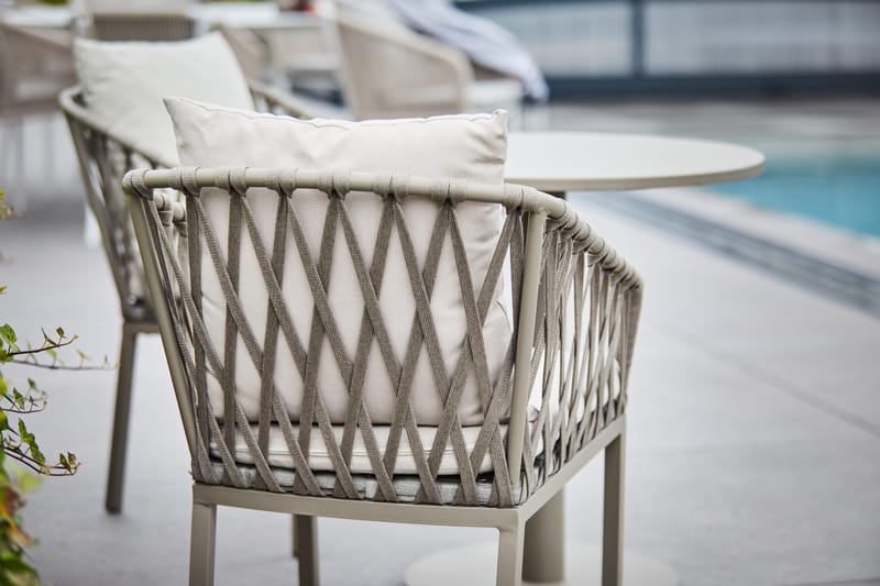 Hillerstorp Jet Set Spisebordsstol 2-pak - Beige - Havemøbler - Balkon - Balkonmøbler - Altanstole