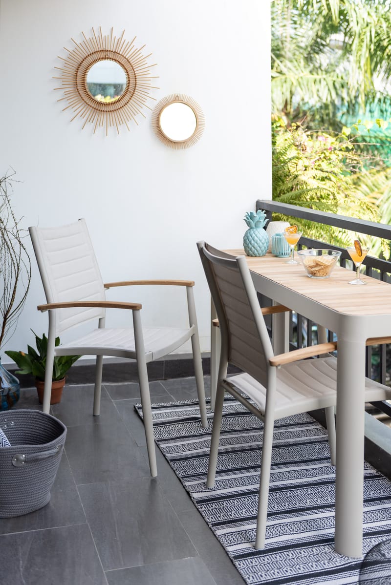 Portals Altan Sæt bord + 2 carver stole - Lys Ecru/Koralsand - Havemøbler - Balkon - Balkonmøbler - Altansæt