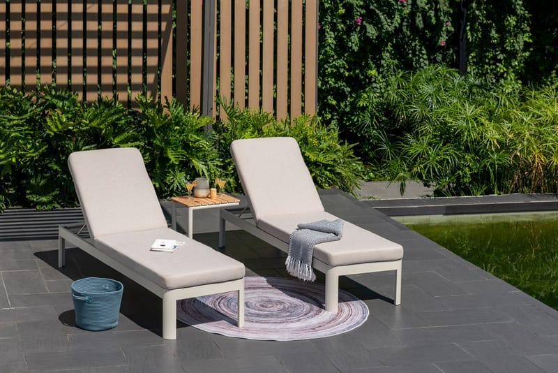 Portals Solseng + C-form sidebord - Beige/Træ - Havemøbler - Havestole - Solstole