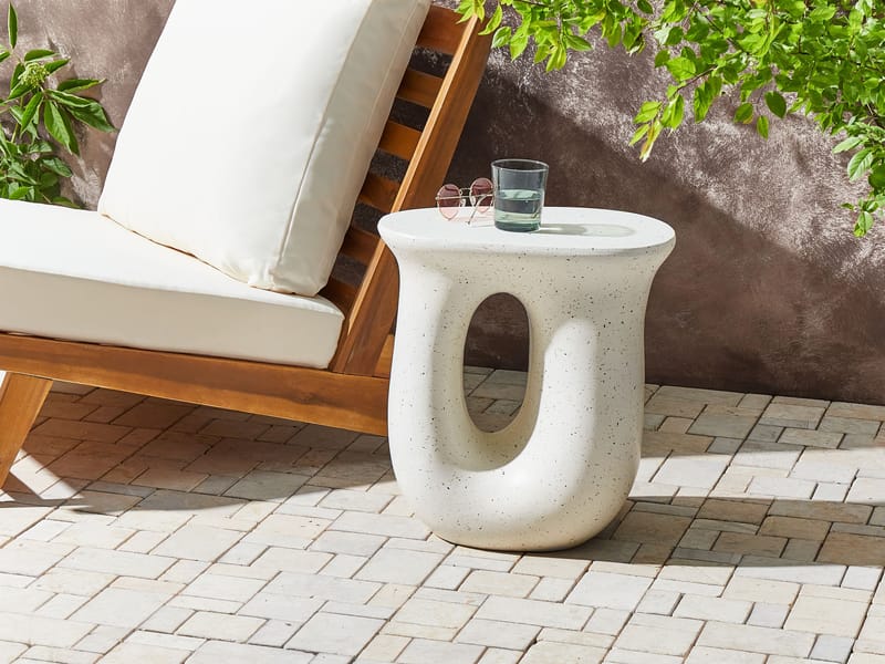 Sidebord udendørs Idro 42 cm terrazzoeffekt - Hvid - Havemøbler - Balkon - Balkonmøbler - Altanborde