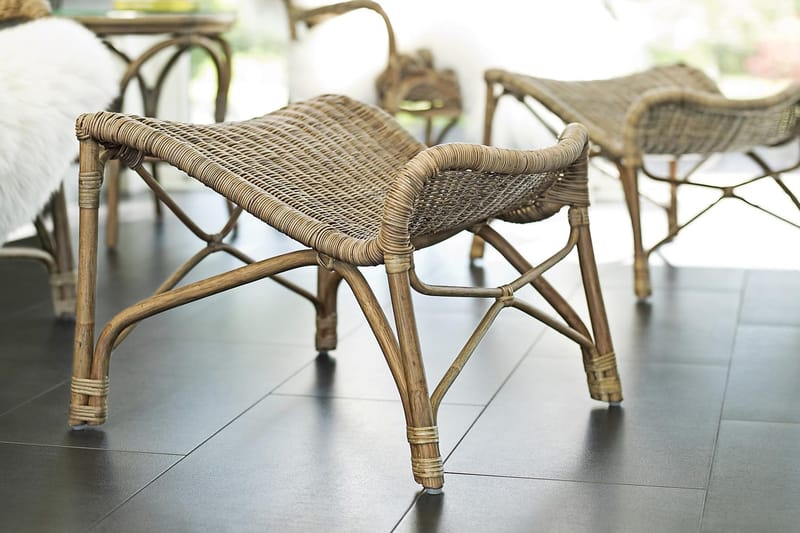Hillerstorp Praktö rundt sidebord og aflastningsbord udendørs 50 cm naturrattan glas - Lysebrun - Havemøbler - Havebord - Sidebord