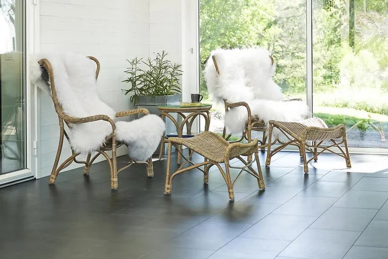 Hillerstorp Praktö rundt sidebord og aflastningsbord udendørs 50 cm naturrattan glas - Lysebrun - Havemøbler - Havebord - Sidebord