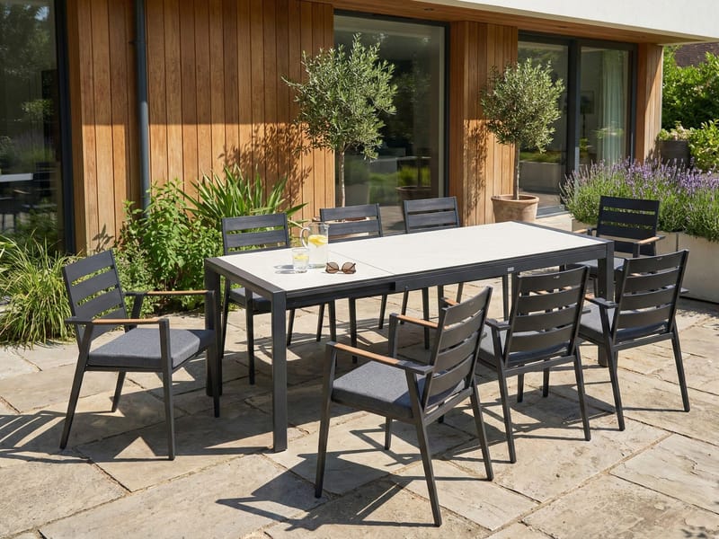 Udtrækkeligt spisebord udendørs Binasco 160/220 cm - Beige/Sort - Havemøbler - Havebord - Spisebord & havebord