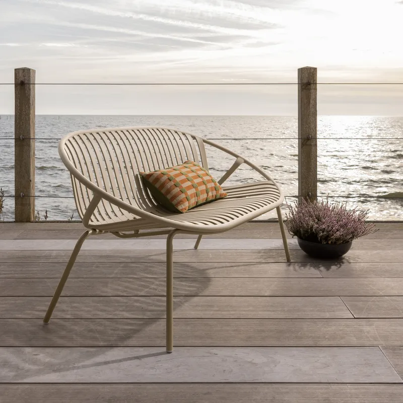 Bænk Bruce 134 cm udendørs - Sand - Havemøbler - Havesofaer & bænke - Udendørs bænk & havebænk