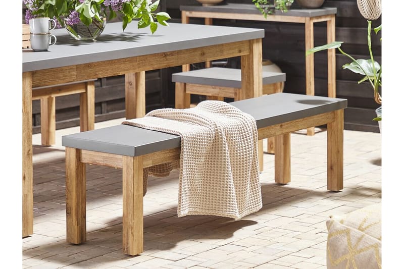 Havebænk 160 cm Grå OSTUNI - Grå - Havemøbler - Havesofaer & bænke - Udendørs bænk & havebænk