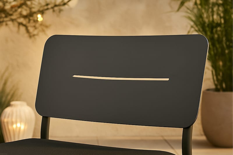 Lina Loungestol med Hynde Sort - Venture Home - Havemøbler - Havestole - Udendørs lænestol