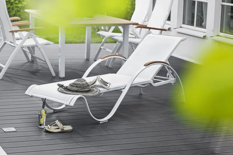 Nydala Solseng - Hvid/Teak - Havemøbler - Havestole - Solseng & solvogn