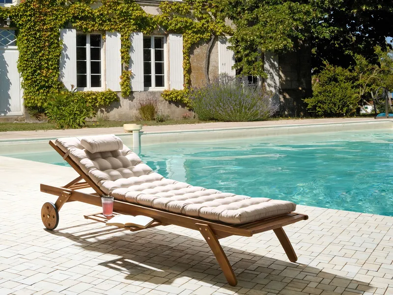 Solseng udendørs med pude Cesana Premium akacietræ - Brun/Beige - Havemøbler - Havestole - Solseng & solvogn