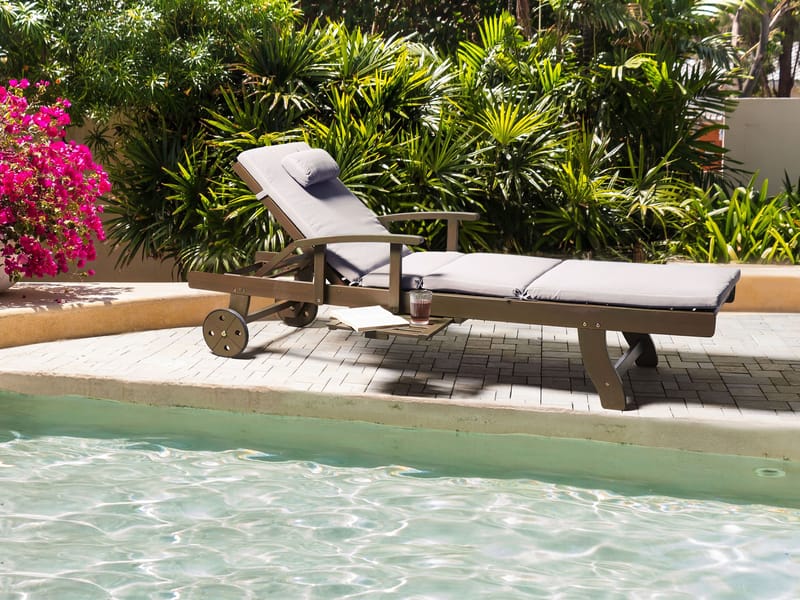 Solseng udendørs med pude Amantea Premium II akacietræ - Brun/Grå - Havemøbler - Havestole - Solseng & solvogn