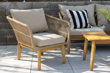 Chania sofagruppe 2-personers sofa + 2 lænestole med bord udendørs - Brun - Havemøbler - Loungemøbler - Sofagrupper udendørs