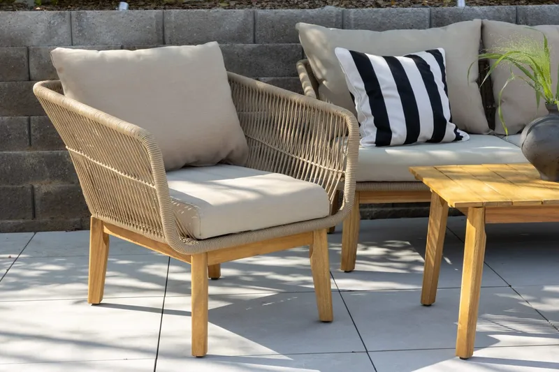 Chania sofagruppe 2-personers sofa + 2 lænestole med bord udendørs - Brun - Havemøbler - Loungemøbler - Sofagrupper udendørs