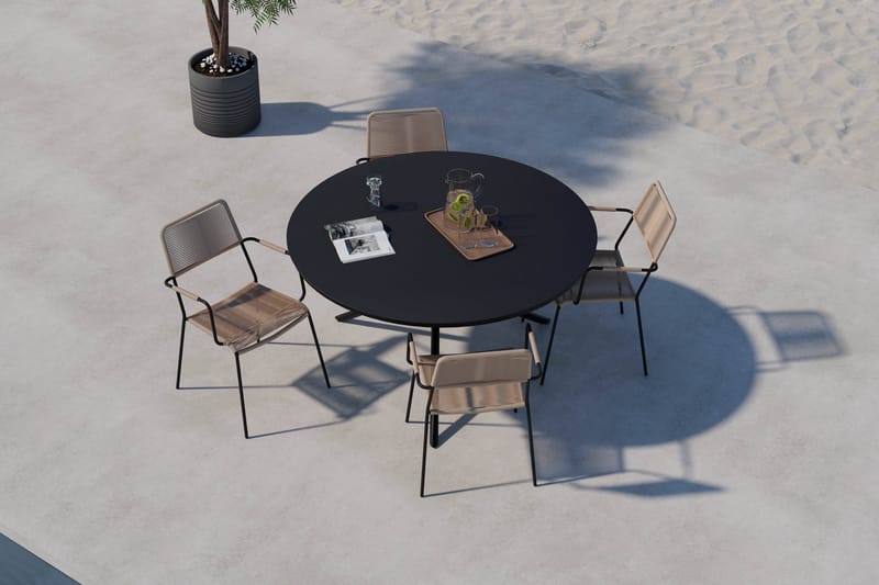 Alex Rundt Spisebord 140 cm med 4 Lindos Spisestole - Sort - Havemøbler - Udendørsgruppe - Havesæt