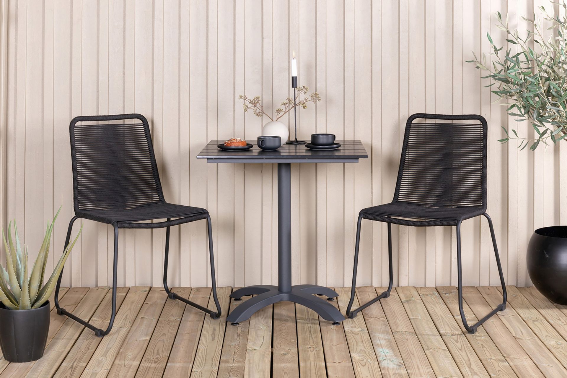 Colorado Spisebordssæt 70cm + 2 Lindos Stabelbare stole - Sort - Havemøbler - Udendørsgruppe - Havesæt