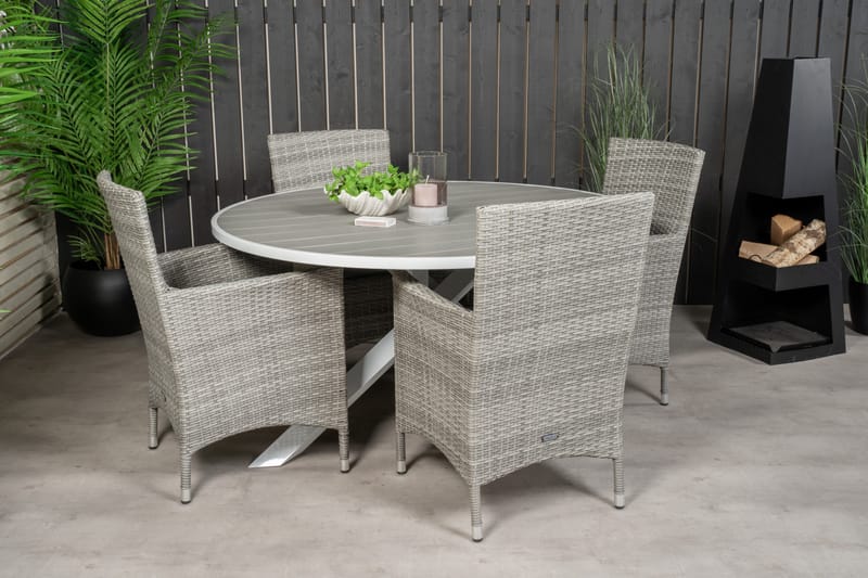 Parma Spisebordssæt Ø140cm + 4 Malin Armstole - Natur/Sort - Havemøbler - Udendørsgruppe - Havesæt