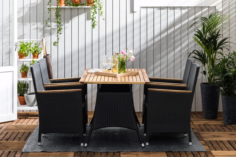 Thor Spisebordssæt 140x90 + 4 Thor Lyx Lænestol - Akacietop Sort/Teak - Havemøbler - Udendørsgruppe - Havesæt